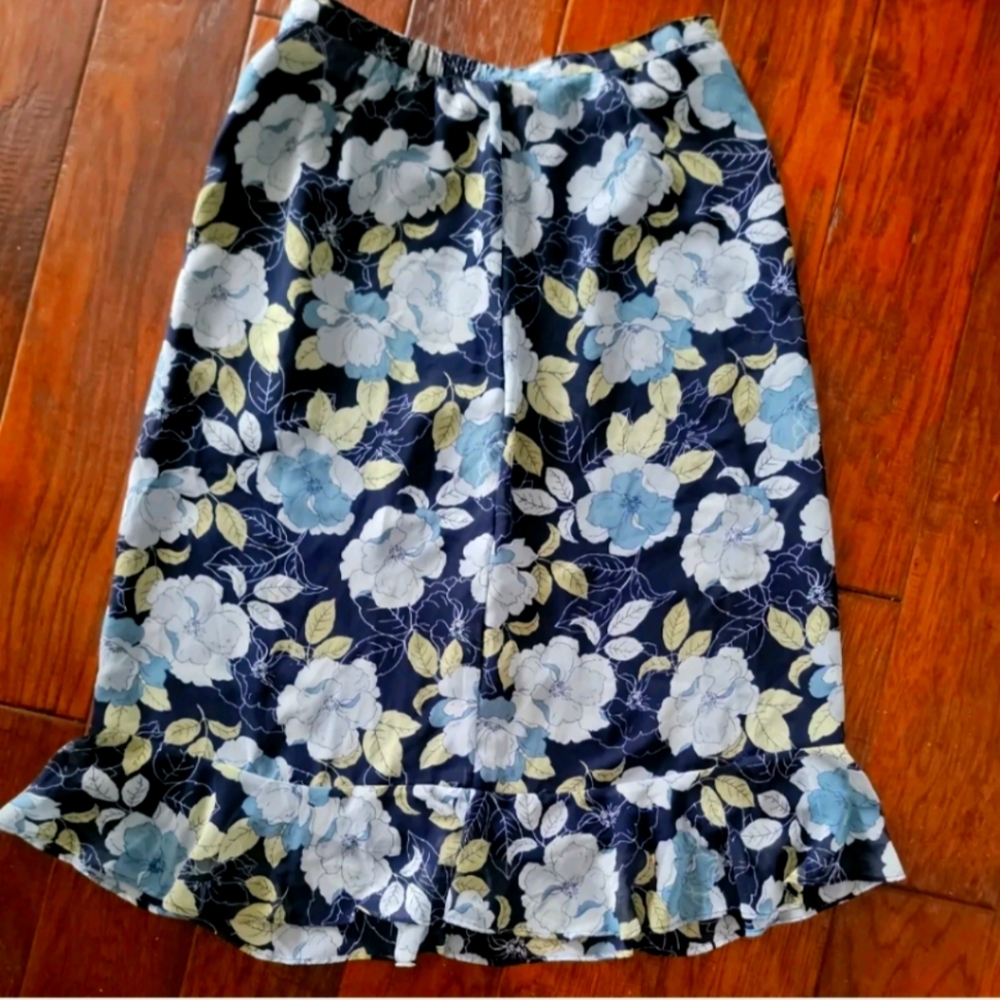 Croft & Barrow Women's Floral Skirt Size 12
